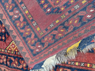 Interesting Beshir small rug with a beautiful yellow color                        