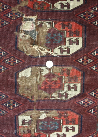 Rare Yomud group maincarpet from 1800-1830, with very rare secondary gül and curled leaf border ,intresting opposite elem design, superb colors,fine weave, collector's piece, size 279x171       