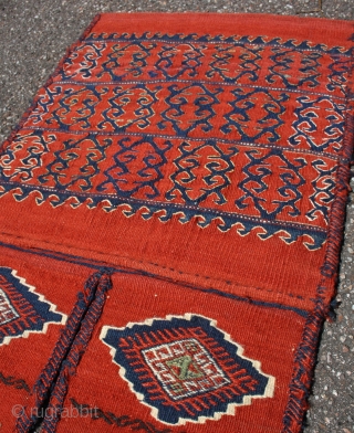 antique Yüncü saddlebag, with rows of elibelinde motif and strong graphic impression, colorful accents at the outlining all silk and partly with metallic threads. mint condition, 127x41cm
      