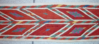 very rare Antique turkmen collar from white tschirpi, super quality and colors, size: 150x12cm, take a look on my other listed items.           