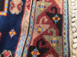 Caucasian carpet: 110 X 155 cm. Circa 1920-1930                         