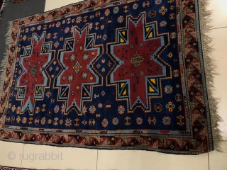 Caucasian carpet: 110 X 155 cm. Circa 1920-1930                         