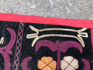 The Kyrgyz,tuskiiz (animal motive) silk , velvet, 60х75, 1900                        