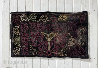 old embroidery, (fragment of tuskiiz), velvet, silk, 1900-1910, 40 * 60 cm, Kazakh or Kyrgyz.                  