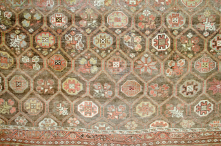 Antique Bakhtiar Hinegoon Carpet 495x360cm in good condition.                         