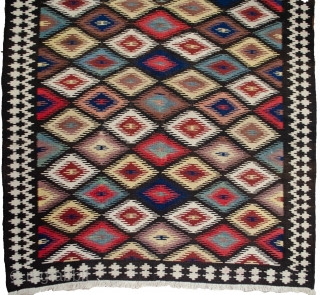 Antique Saveh Kilim Circa 1920 281x136cm in good condition

Info: https://sharafiandco.com/product/antique-saveh-kilim-281x136cm/
                       