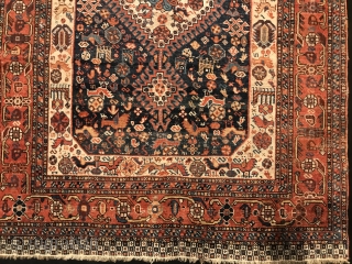 Quashquai long rug with lots of sweet details.                         