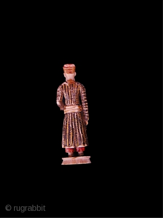 A Extremly beautiful Mughal Ivory Chess piece Shah Jehan Figure 18th Century , India , Meaurment : 7.9 cm 

Condition : INTACT           