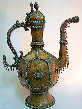 A Persian / Bukhara Ewer & Basin 17th Century

Measurement : 55.5 cm

                     