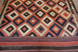 Vintage Labijar kilim M.A.D. in natural colours size 3.03 x 2.02m.                      