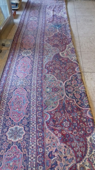 huge antique seldom fine handknoted used YAZD Oriental carpet.
21,5 fts x 11,54 fts  /  6,55 m x 3,55 m
450.000 knt./qm
partialled woren areas, some staines on the hole , good condition  ...