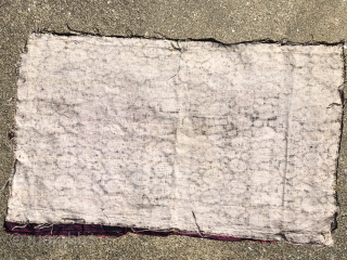 Zoroastrian textile shalwar fragment

five distinct, wide tiraz bands teal, indigo, magenta, saffron yellow, and purple original hand-printed & woven back from a 19th-century shalvar-i Zartoshti leg section.

Size: 34 cm x 53 cm  ...