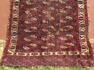 Early classic P- chodor Yomud main Rug fragment mid 18th Century -1790 
Very pretty secondary guls , condition several holes not breaking please ask future details       