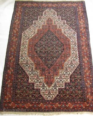 4' 7" x 6' 7" Senneh in excellent condition  
Includes Shipping      3 Day Returns Policy            