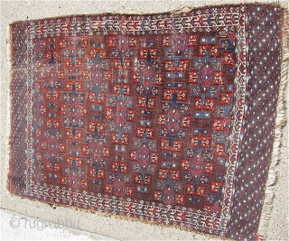 3' 9" x 5' 2" Yomud with a rarer Kepse Gul format for the smaller Turkmen "dowry" rugs.  Free Ship U.S.  3 day returns policy.  Sorry, no direct overseas  ...