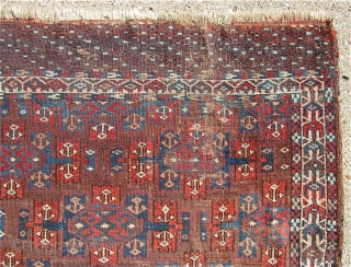 3' 9" x 5' 2" Yomud with a rarer Kepse Gul format for the smaller Turkmen "dowry" rugs.  Free Ship U.S.  3 day returns policy.  Sorry, no direct overseas  ...