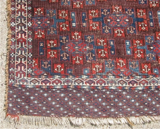 3' 9" x 5' 2" Yomud with a rarer Kepse Gul format for the smaller Turkmen "dowry" rugs.  Free Ship U.S.  3 day returns policy.  Sorry, no direct overseas  ...