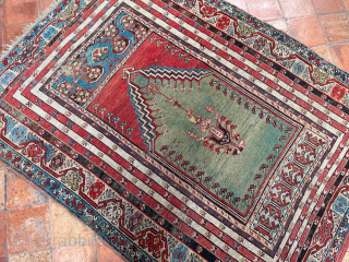 Antique Mudjur Prayer rug, circa 1850 - 168 x 121 cm.
In original condition, some wear. Lovely early dyes and soft wool.

£1100 ono.           
