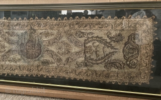 Stunning 19th Century Ottoman (Turkish) 6’x2’ tapestry/ rug and 34”x18” bochas/ pillow case.
Items have beautiful detail and are silk embroidered/ metal thread. There is a mosque in the center of the large  ...