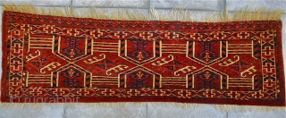 Antique Turkman Kedjebe Torba. Likely Kizil Ayak? Circa 1850 - 70. Asymmetric open right. All excellent dyes, with real green and a good yellow. Typical terra cotta red. Good condition with good  ...