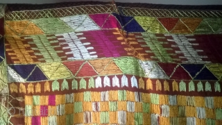 old vintage Phulkari

size: 240 * 143 cm

Material: cotton with silk embroidery                      