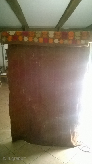 Vintage Phulkari from Punjab/ India

size: 236 * 136 cm

cotton with silk embroidery                     