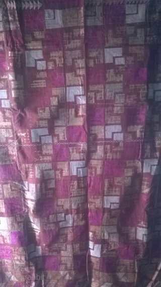 vintage Phulkari from Punjab/ India

10o% Cotton handwoven with silk embroidery

size: 234 * 134 cm                   