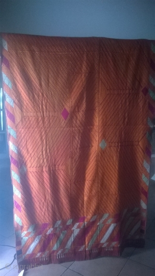 antique bagh Phulkari from Punjab/ India
100 % Cotton handwoven with allover silk embroidery

size: 247 * 142 cm

                