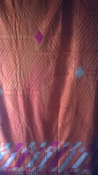 antique bagh Phulkari from Punjab/ India
100 % Cotton handwoven with allover silk embroidery

size: 247 * 142 cm

                