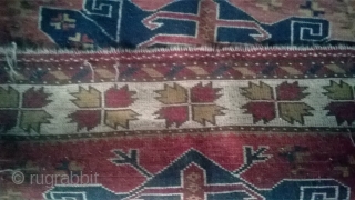 antique and beautyfullpersian rug ( 19th/20th century)
handknotted wool

106 * 187 cm                      