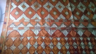 extremly rare, antique Bagh Phulkari from end of 19th/ beginning of 20th century.
handwoven cotton with hand embroidered silk allover.
All the pcs. out of my collection are in a very good condition!

Size: 252  ...