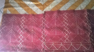 antique and rare Bagh Phulkari from Punjab/ India.

end of the 19th/ beginning of the 20th century

100% cotton fond (handwoven) and all over embroidered by hand with silk

in perfect condition

size: 245,5 *148,5 cm 