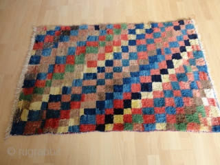     HAPPY   2020

 Antique  and  rare  Bachtiari  longpile  Gabbeh  rug , zentral Persien ,

 87 X 129  cm. Pile from  ...