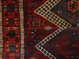 Fine Antique  Yurück  East - Anatolien 19 th. century

  133  X  186  cm  superb  naturel  colours ,slight reweaves ,

  slight  wear  ...