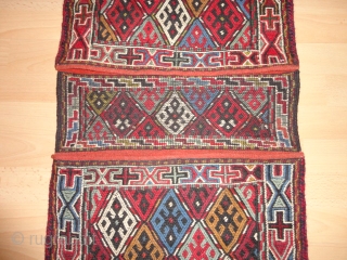 
 Old  Kurdish  dupelkordjin  Sumagh  47 X 109  cm.
 Fein  with  nice  colours  ,  very good  condition ,
 Very  rare  ...