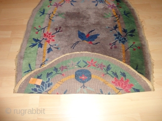 
Antique  Chinese  rug  Art  Deco  round 1920  ,  56 X 74 cm. .
Superb natural colours , rare oval  form ,kelims  end , very  ...