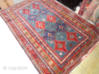   Superb  antique  Caucasien  Shirwan  rug  round 1900   110 X 177  cm

  extremly  fine  woven , wonderfull  natural   ...