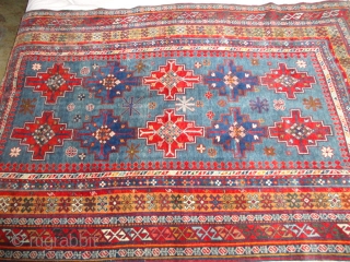   Superb  antique  Caucasien  Shirwan  rug  round 1900   110 X 177  cm

  extremly  fine  woven , wonderfull  natural   ...