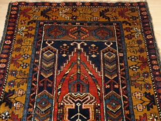 
Antique  Anatolien  Yahjaly  prayer rug  93 X 157 cm.

beautiful natural colours , very  dekorative pattern , good and full pile ,

one of the nicest of it provenans  ...