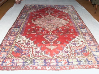   Superb  Antique  Sivas  128  X  206 cm
  Very soft wool ,nice pastell colours,
  very good condition without restorations.      