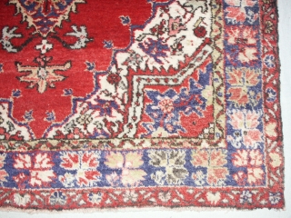   Superb  Antique  Sivas  128  X  206 cm
  Very soft wool ,nice pastell colours,
  very good condition without restorations.      