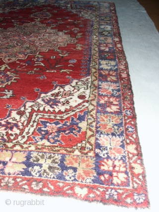   Superb  Antique  Sivas  128  X  206 cm
  Very soft wool ,nice pastell colours,
  very good condition without restorations.      