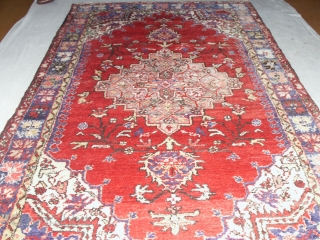   Superb  Antique  Sivas  128  X  206 cm
  Very soft wool ,nice pastell colours,
  very good condition without restorations.      