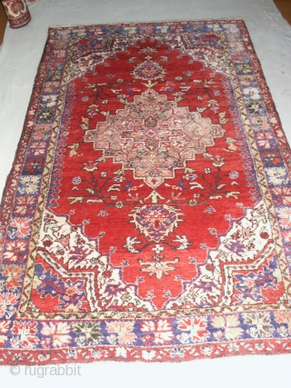   Superb  Antique  Sivas  128  X  206 cm
  Very soft wool ,nice pastell colours,
  very good condition without restorations.      