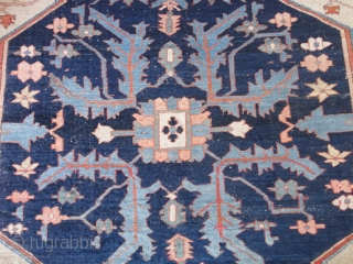 Magnificent  antique  Serapi , Nord-West  Persien  19  th. century  320 X 417  cm.

Fantastique , amasing  colours , quality  wool , fine  weave  ...