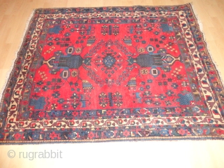   Antique  very  nice  Vase  Afshar  rug  round  1900   135 X 165 cm.

  All  natural  colours , oxidized   ...