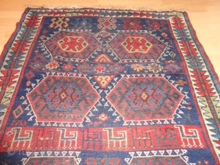   Superb  antique  Persian  Sanjabi  Jaff  Kurd  rug  19  th. century

  110 X 209 cm. beautiful   natural  colours   ...