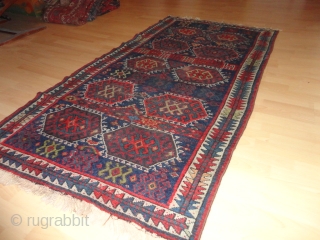   Superb  antique  Persian  Sanjabi  Jaff  Kurd  rug  19  th. century

  110 X 209 cm. beautiful   natural  colours   ...