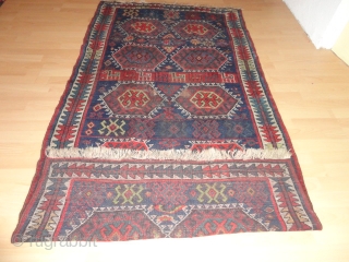   Superb  antique  Persian  Sanjabi  Jaff  Kurd  rug  19  th. century

  110 X 209 cm. beautiful   natural  colours   ...