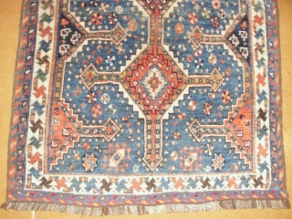    Beautiful small tribal Qashqai 83 X 110 cm
   19 th. some Restorations,now in good conditon.             